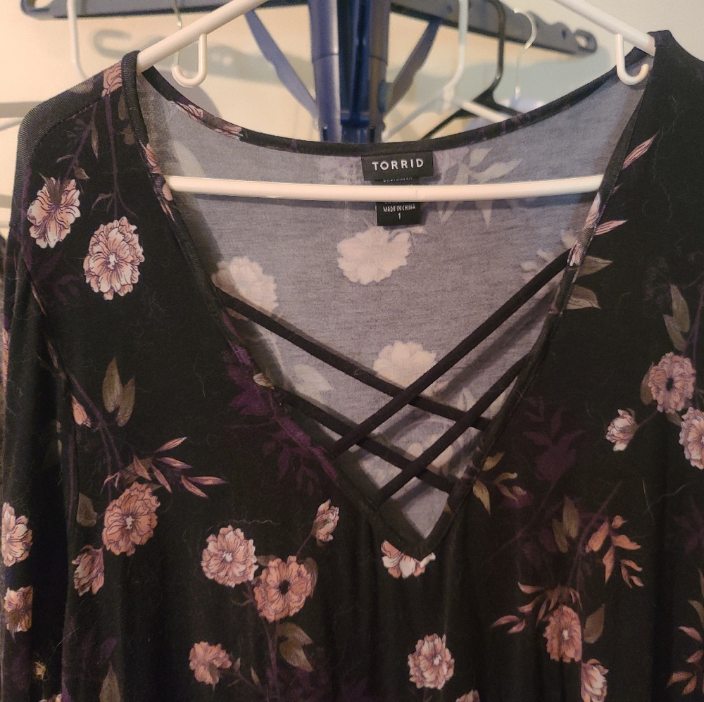 Torrid black floral baby doll long sleeve shirt